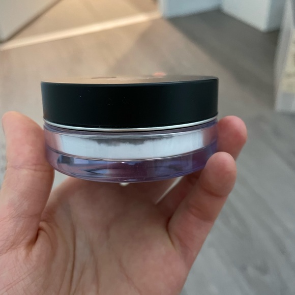 Make up forever powder - Picture 2 of 3